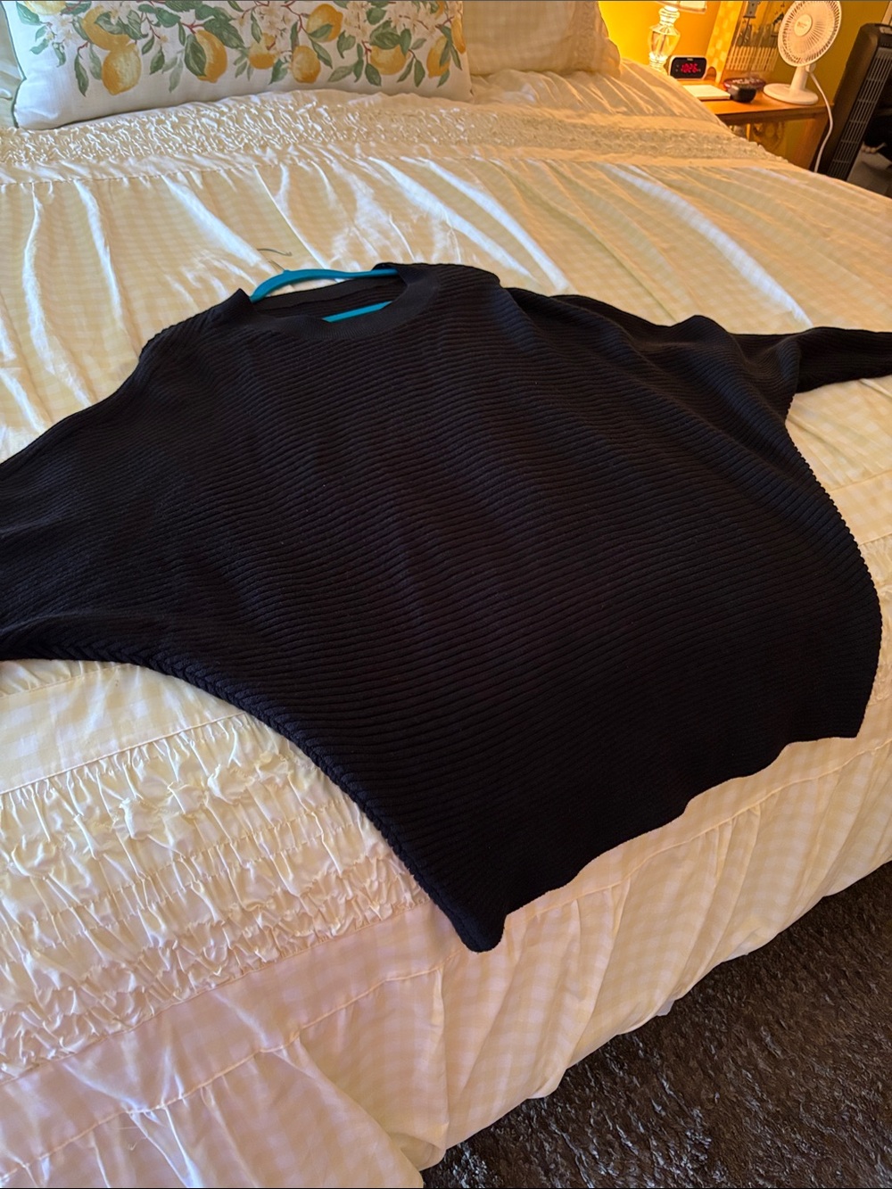 Source Unknown Black Ribbed Crewneck Sweater - Oversized Fit